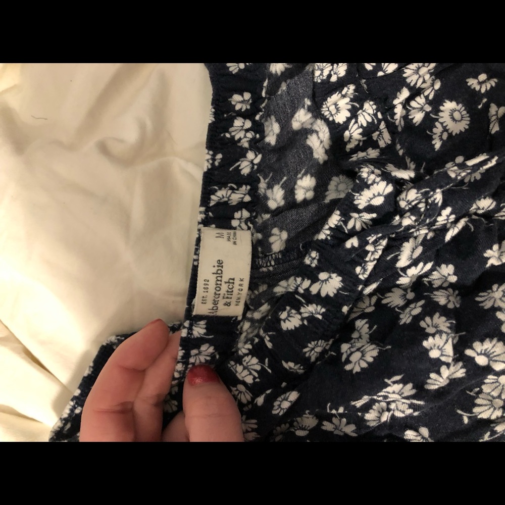 Flowy Shorts - Picture 2 of 2